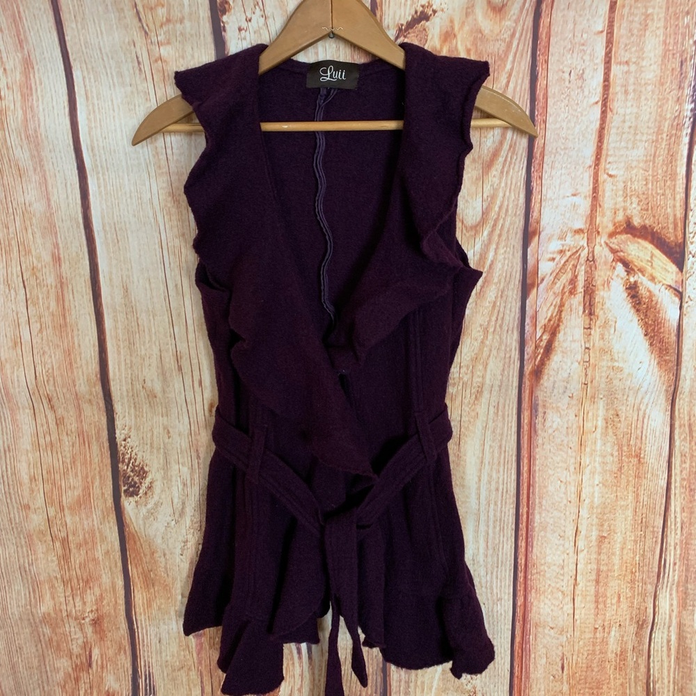 Super cute Luii Ruffle Vest!